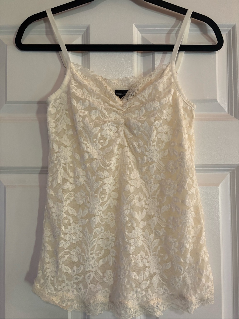Y2K Moda International Cream Lace Strapless Camisole, size Medium.